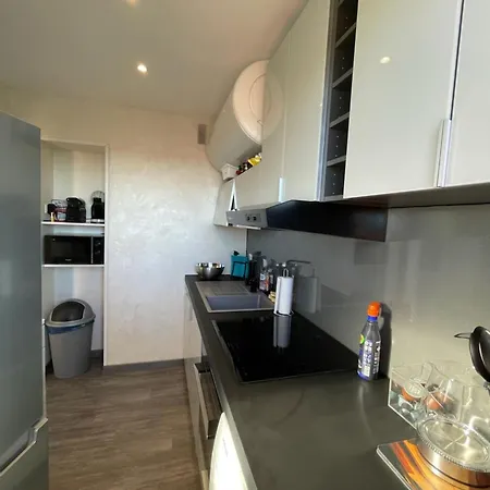 Moderne Et Lumineux Face A La Mer, Apartment