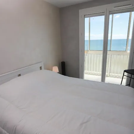 Moderne Et Lumineux Face A La Mer, アパート *