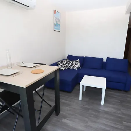 Moderne Et Lumineux Face A La Mer, Apartment